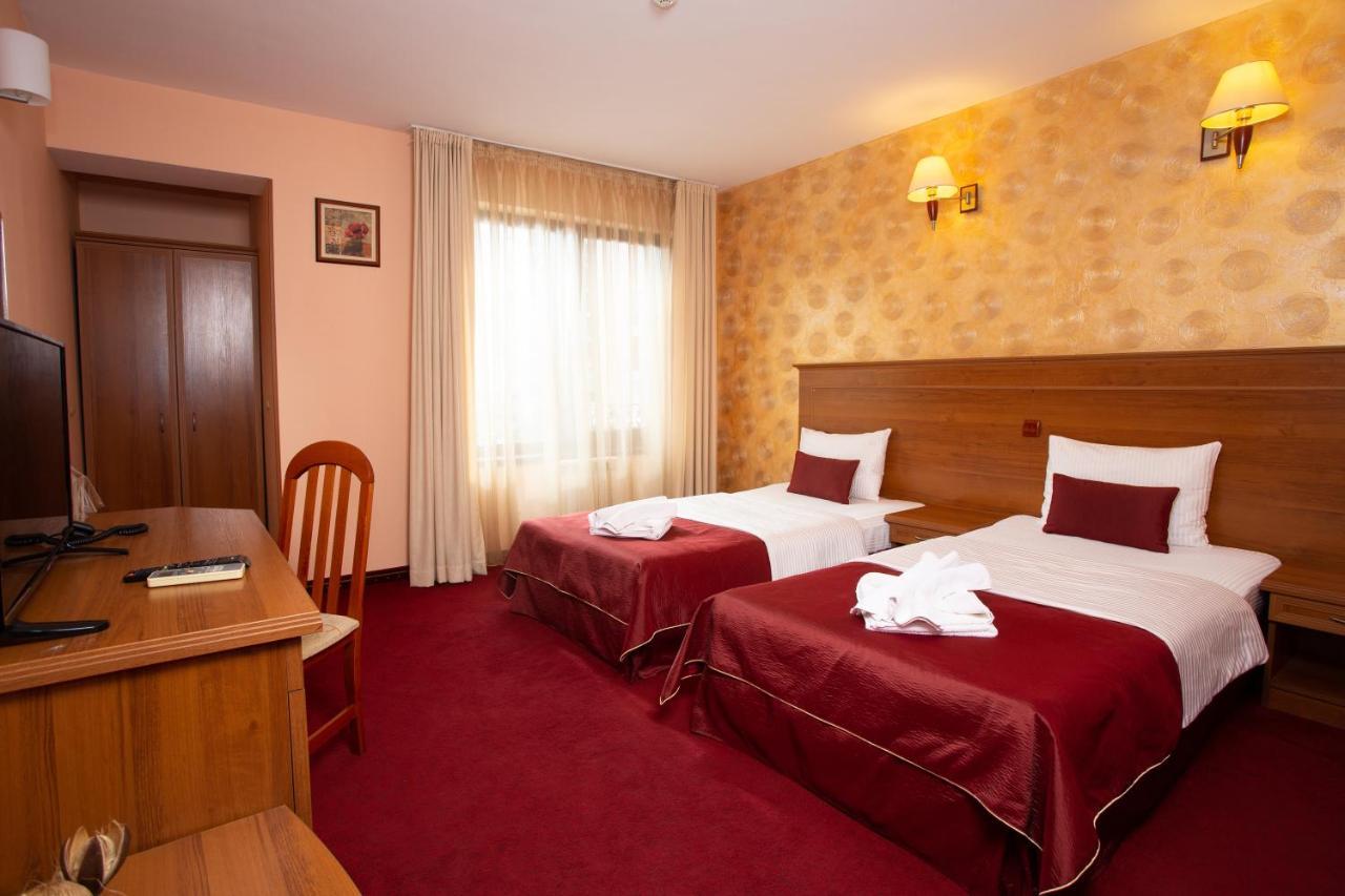 Contessa Hotel Sumen Kültér fotó