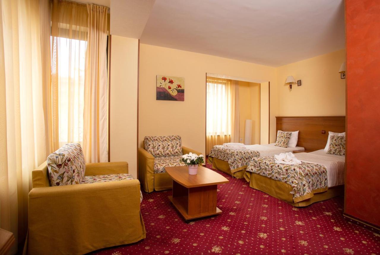 Contessa Hotel Sumen Kültér fotó