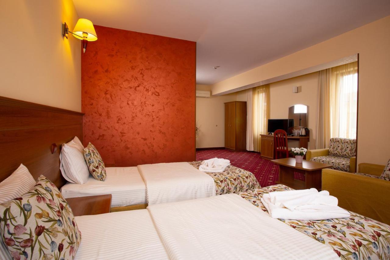 Contessa Hotel Sumen Kültér fotó