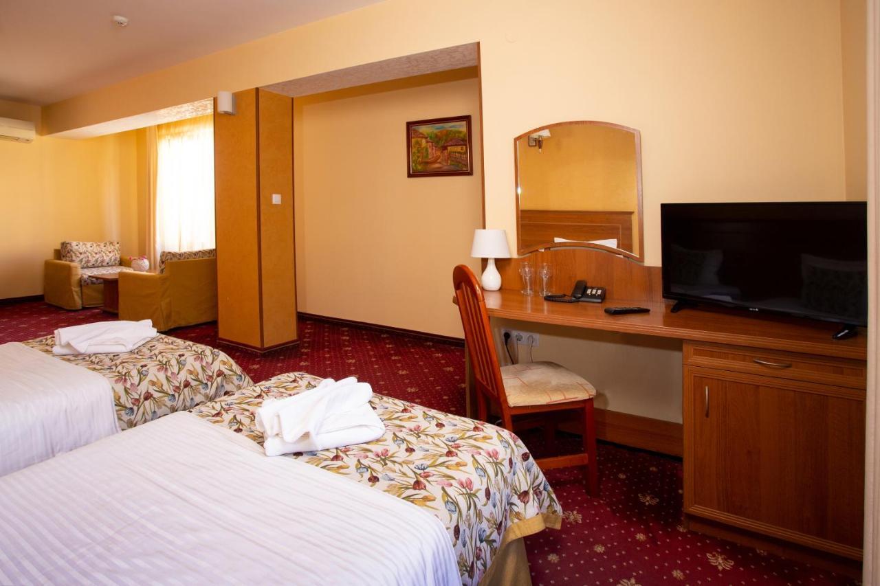 Contessa Hotel Sumen Kültér fotó