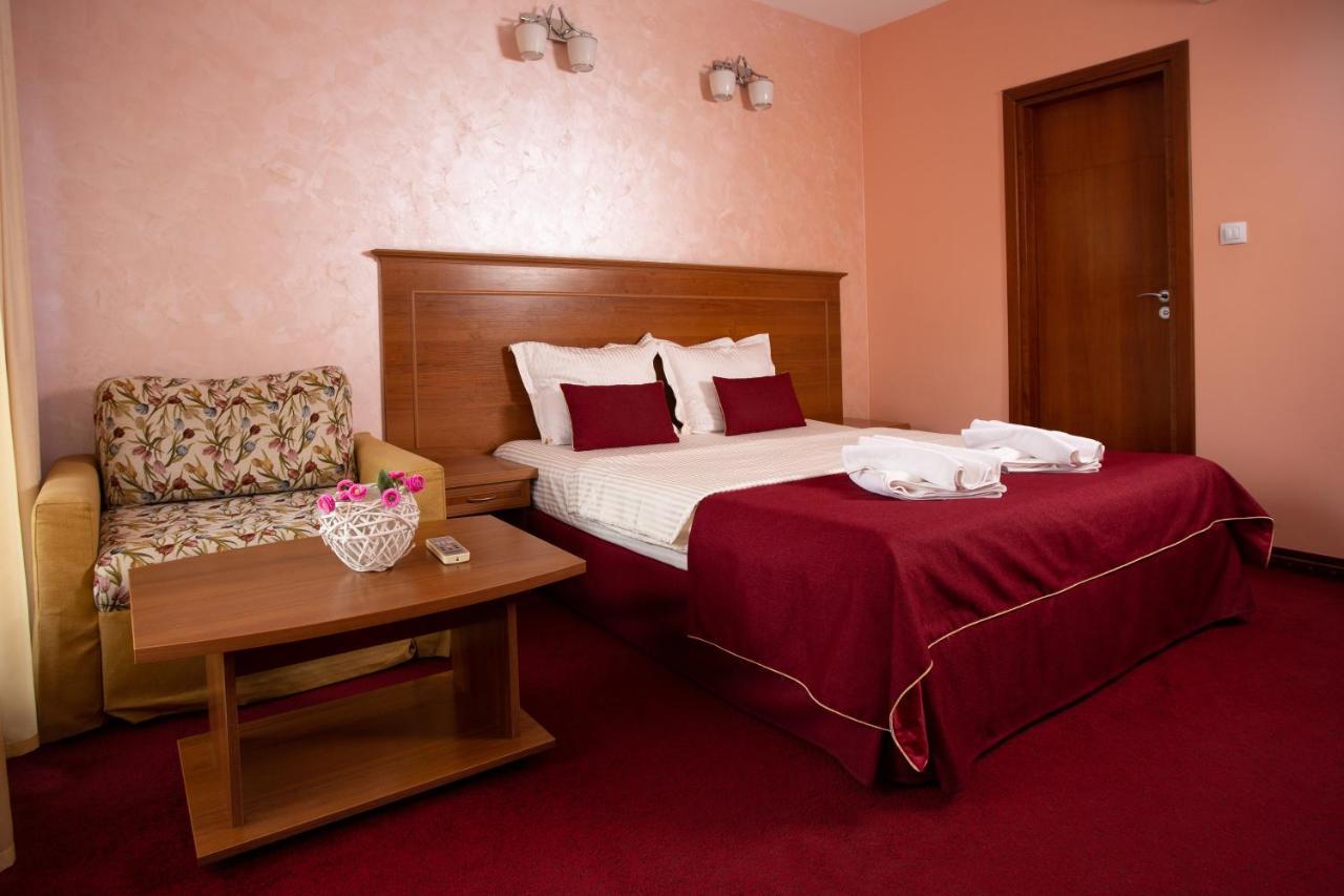 Contessa Hotel Sumen Kültér fotó