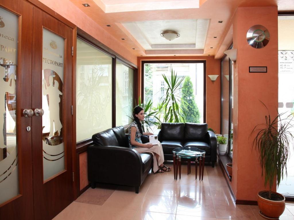 Contessa Hotel Sumen Kültér fotó