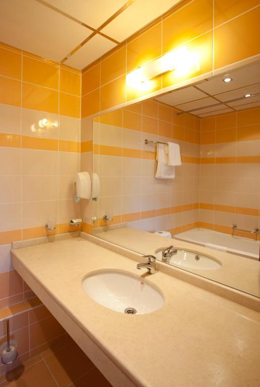 Contessa Hotel Sumen Kültér fotó